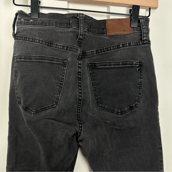 Madewell (27) 9” High Rise Skinny- Button Fly, Black Wash, Distressed Ankle Hem - Picture 8 of 9